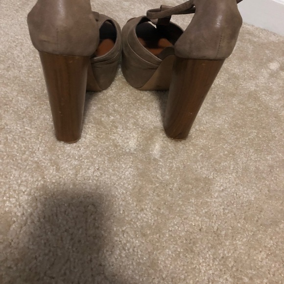 6 inch Jessica Simpson strapped heels - Picture 5 of 5